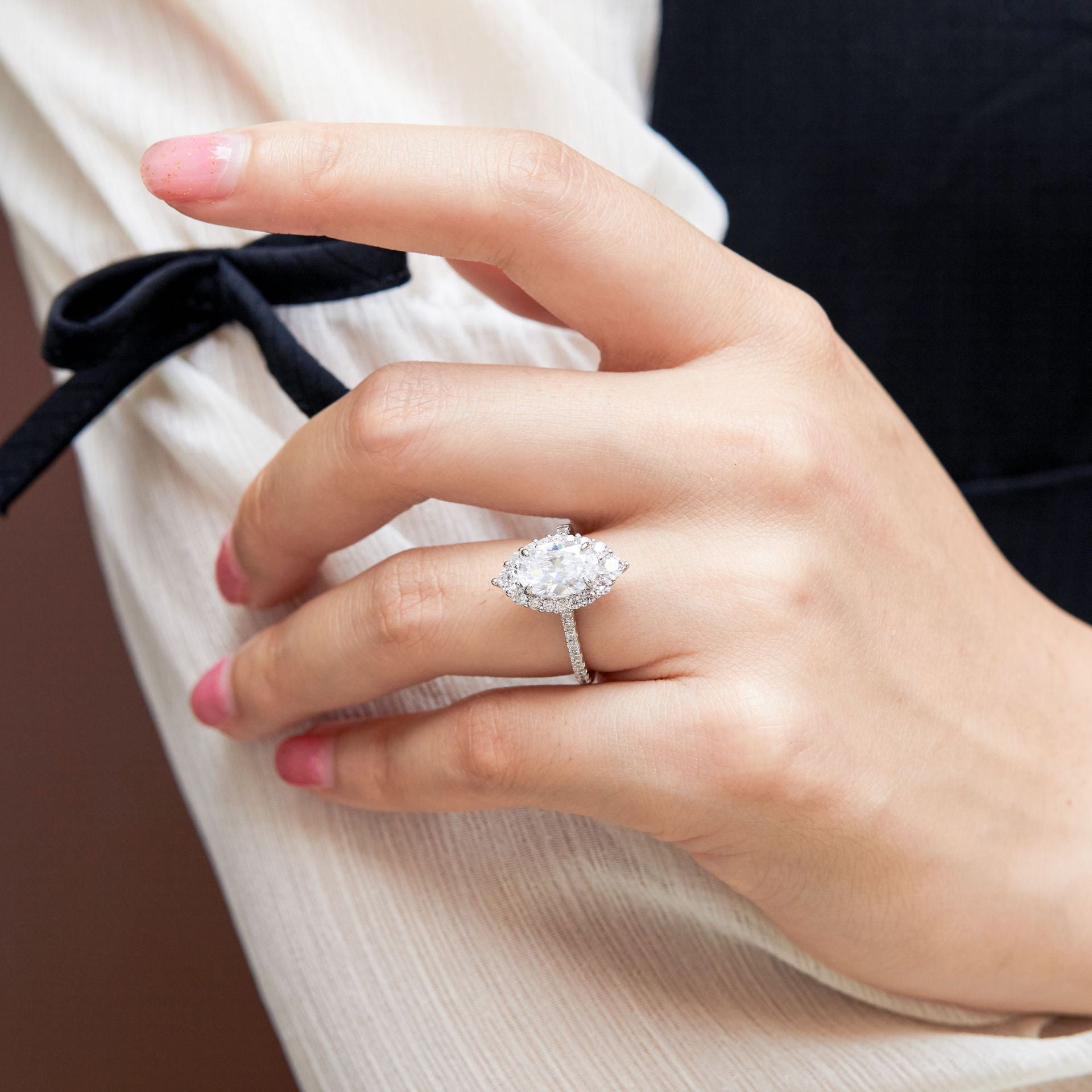 Collier pendentif à pierre ovale et boucles d’oreilles clous pour femme