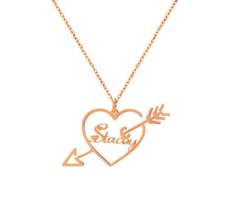 Collier personnalisé avec nom et flèche unique