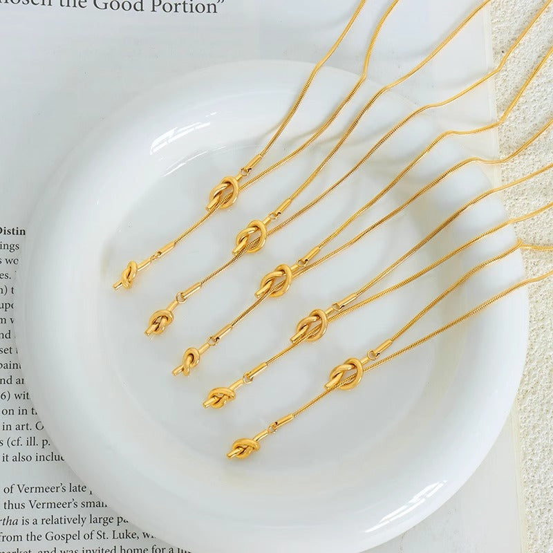 Collier long sophistiqué, polyvalent et ajustable