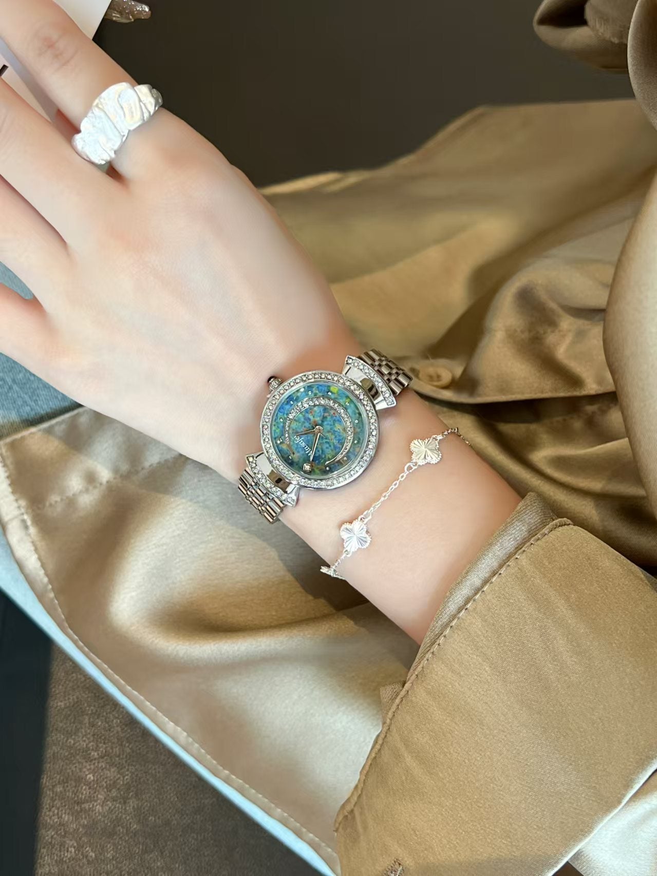Montre femme effet marbre “ciel étoilé”