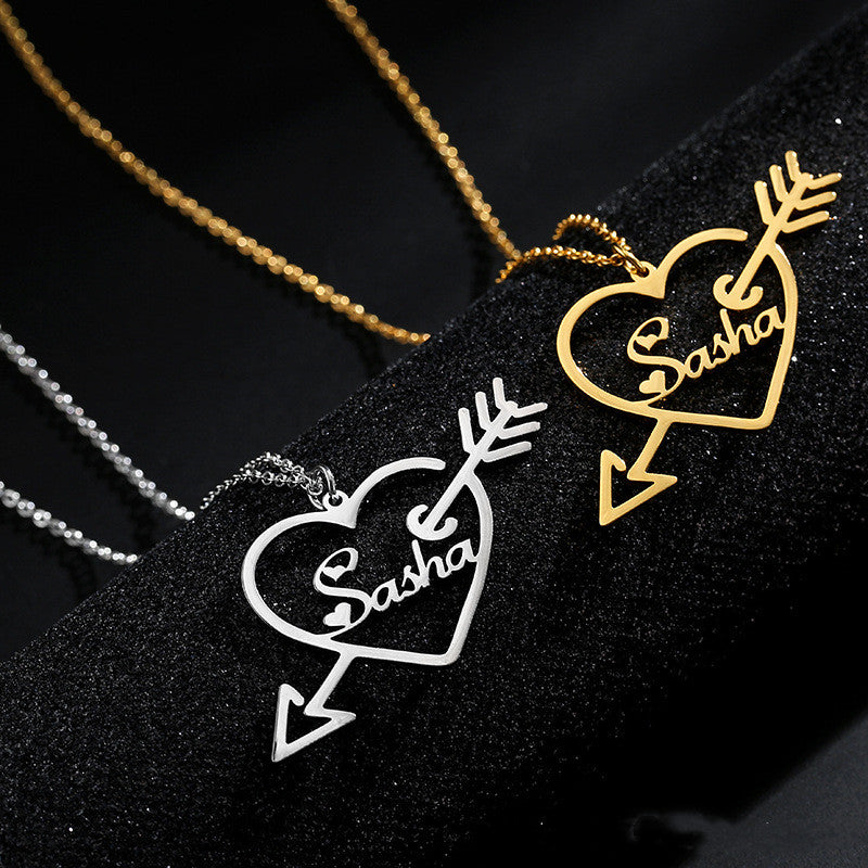Collier personnalisé avec nom et flèche unique