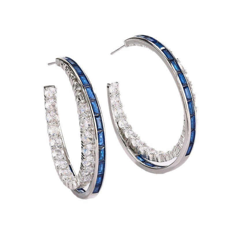 Boucles d’oreilles à tige en argent de style européen et américain avec zircon, luxe discret et allure haut de gamme.