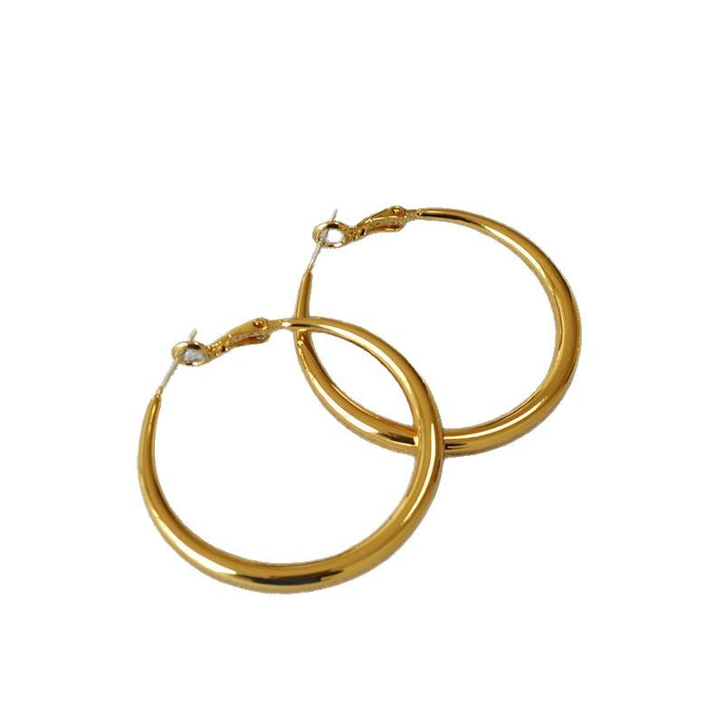 Boucles d’oreilles créoles rondes de style hongkongais, design circulaire épuré, clous en argent 925, élégantes et chics.